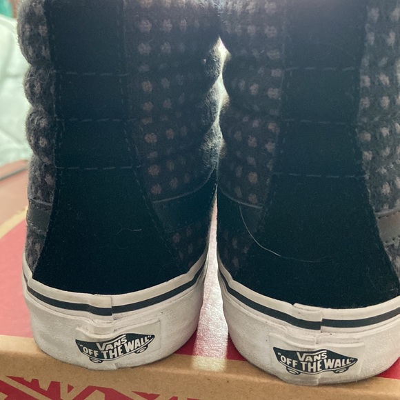 Vans - Picture 4 of 4